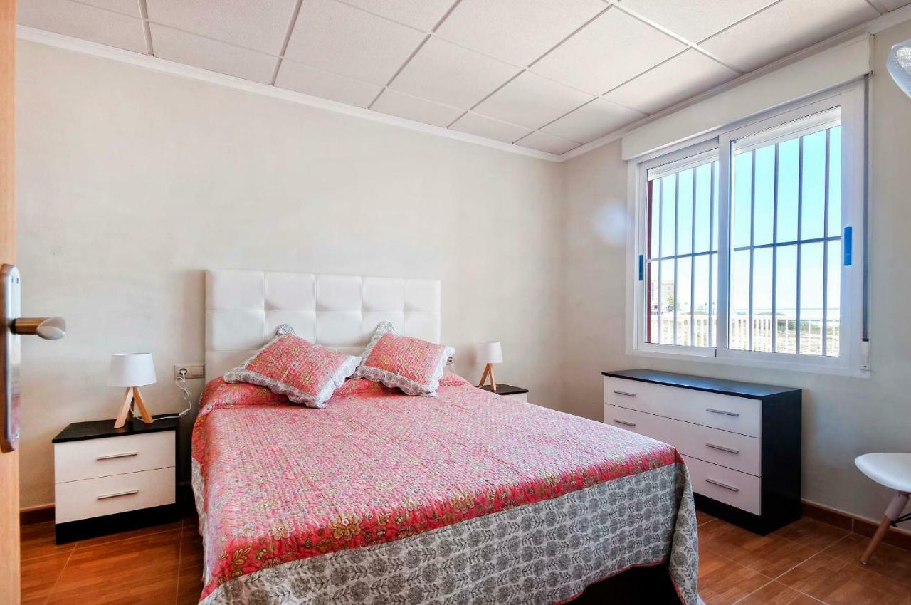 Bungalow Frente Al Mar Торевьиа Экстерьер фото